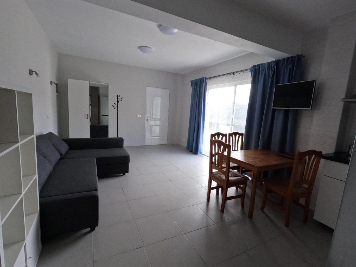 Apartamentos Praia Do Almoxarife Horta  Exterior photo
